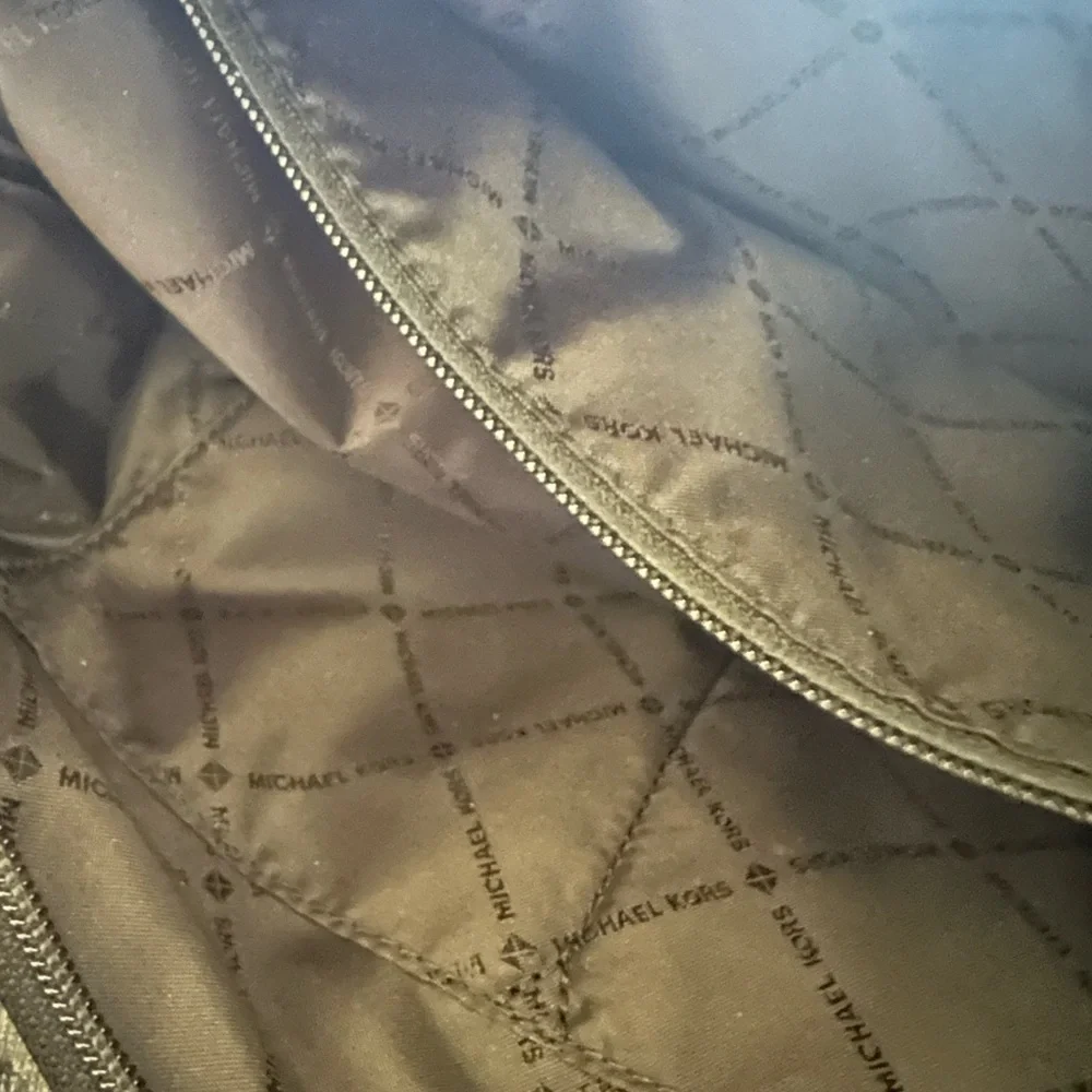 Michael Kors Large Leather Tote Like New Condition_11